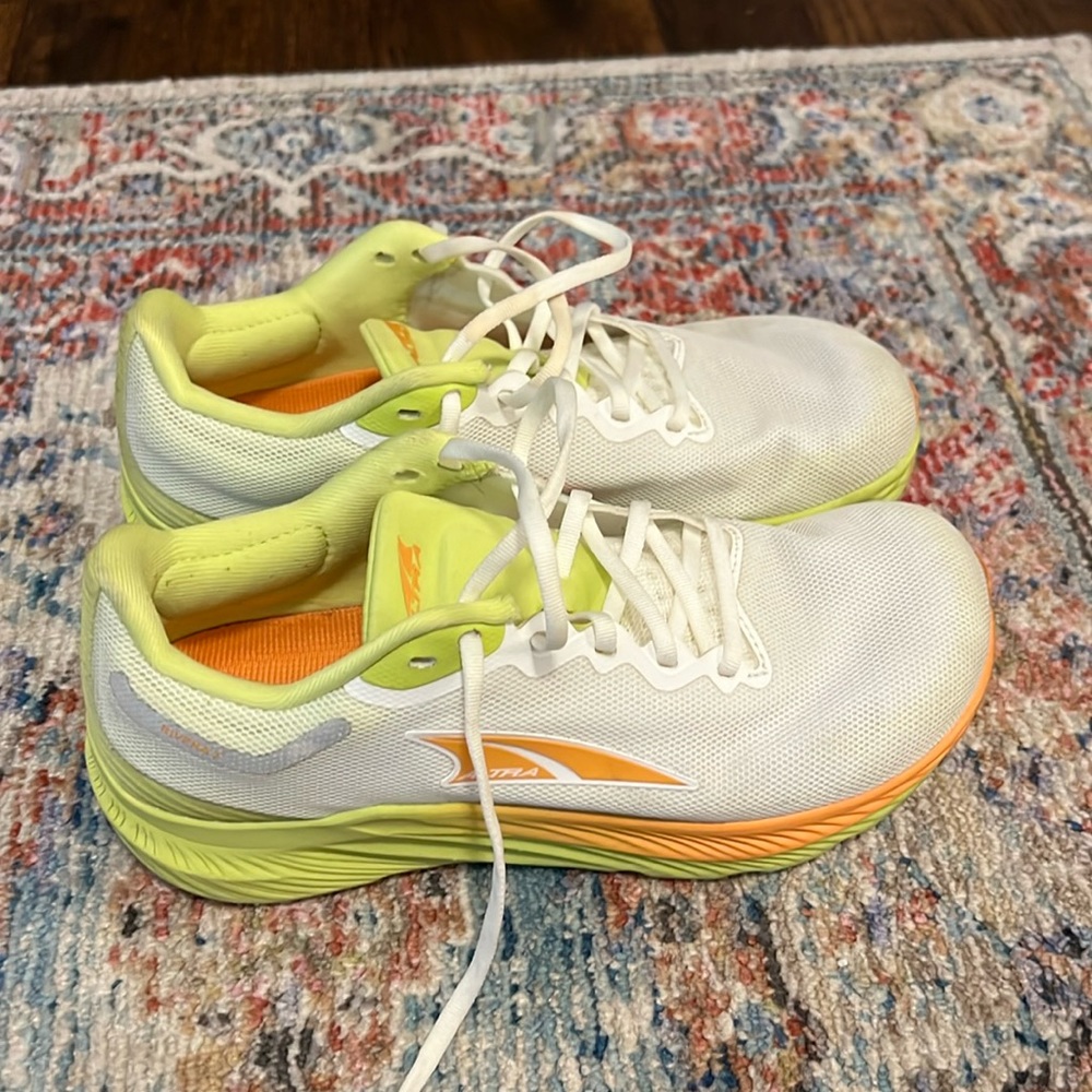 Women’s Altra Rivera 3, size 5.5